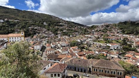 Ouro Preto! Een Verkenning van Geestelijke Glorie en Goudschitterende Details